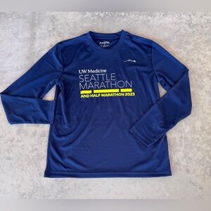 2023 SEATTLE MARATHON & HALF-MARATHON Long-Sleeved Finisher T-Shirt Size SMALL
